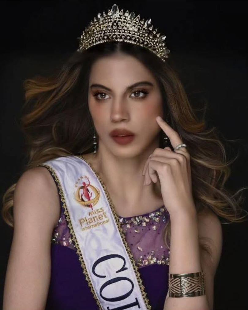 Regina Angarita sonriendo